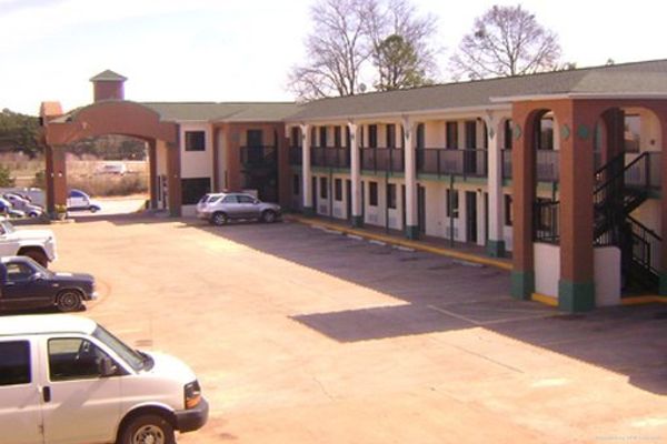 GARDEN INN AND SUITES HOGANSVILLE (Hogansville)